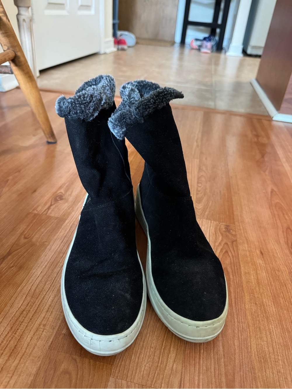 Black Suede Faux-Fur Lined Women's Boot Size 37